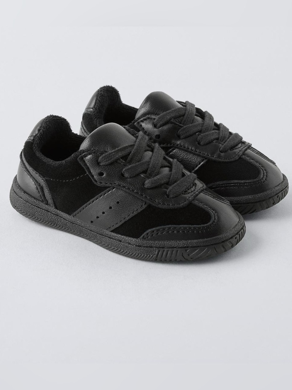 Zara boys Black Leather Sneakers Size 9 1/2
